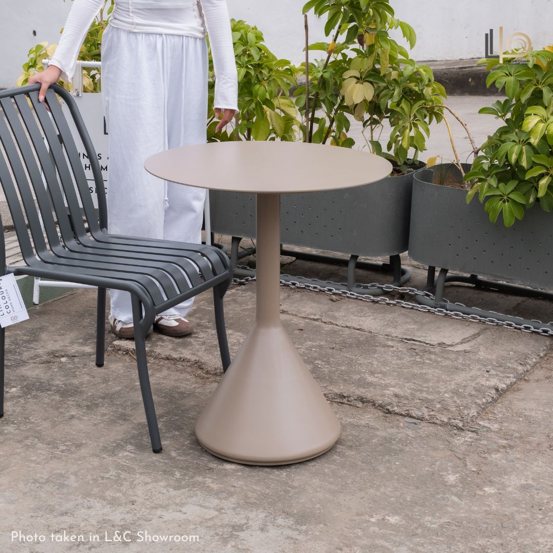 Sarri Outdoor Table
