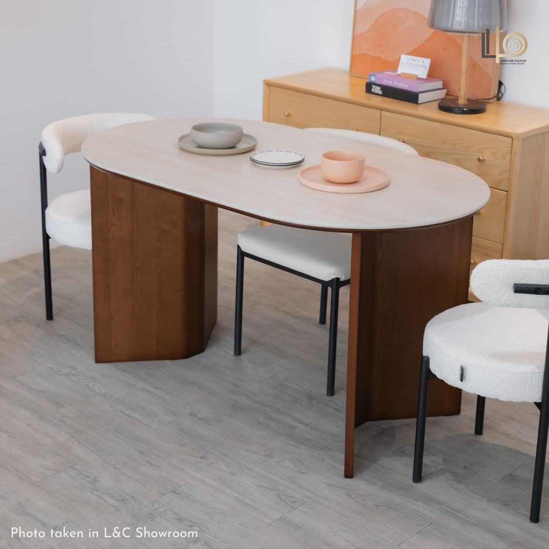 Nyvoa Dining Table