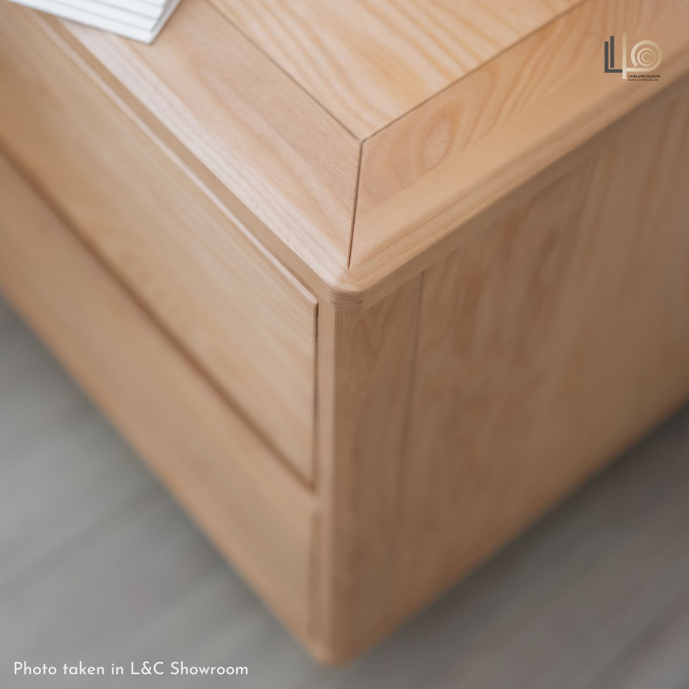 Polly Night Stand