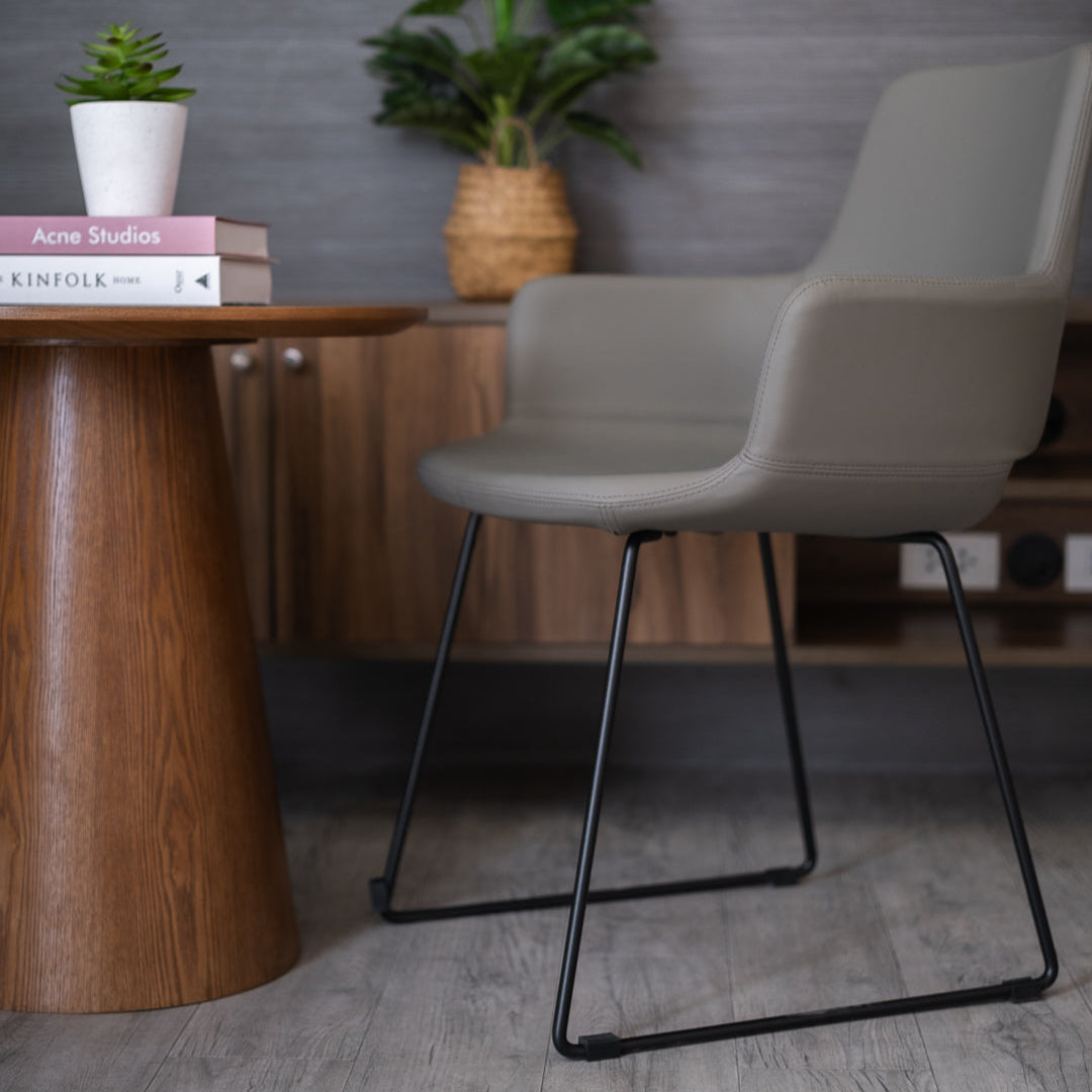 Voya Chair