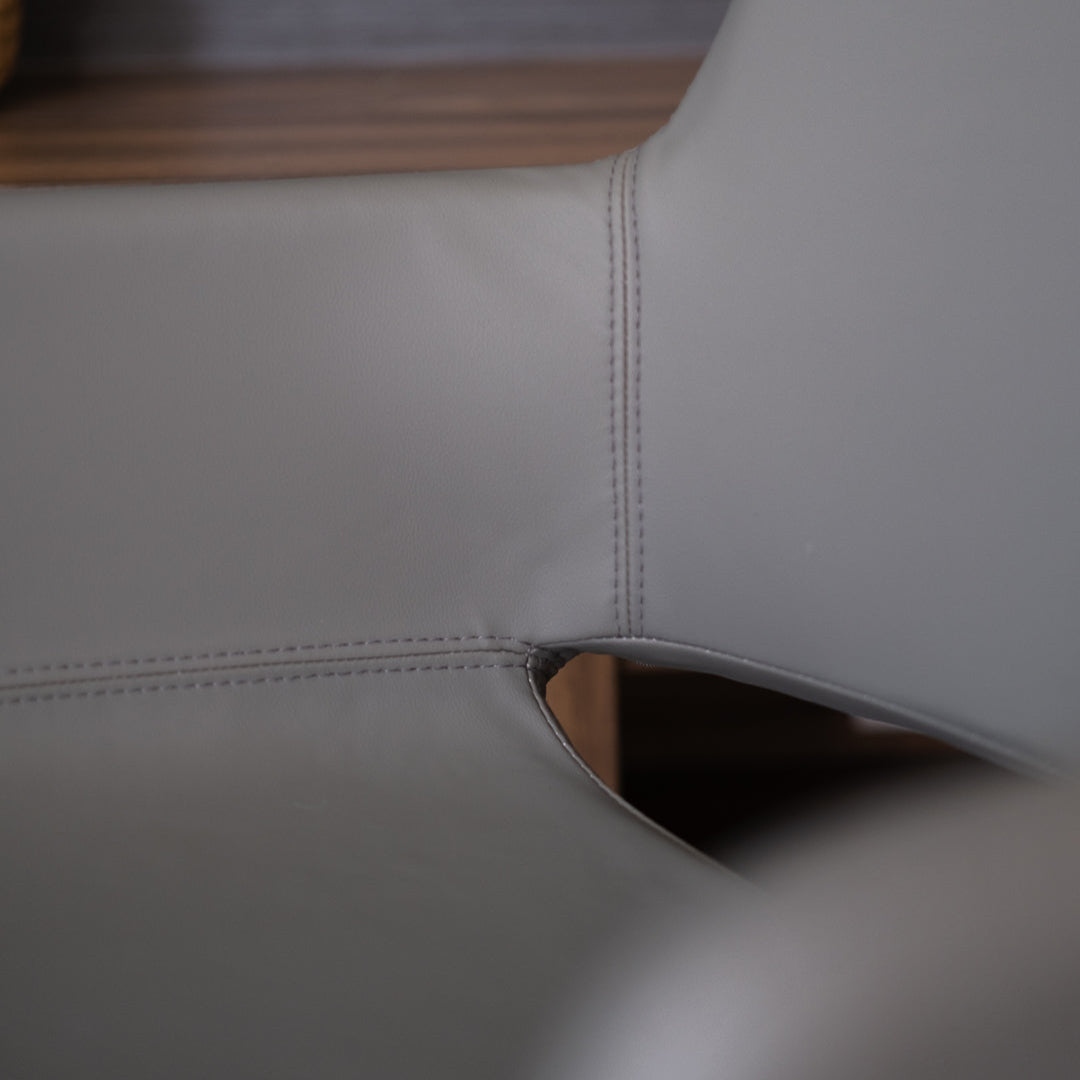 Voya Chair