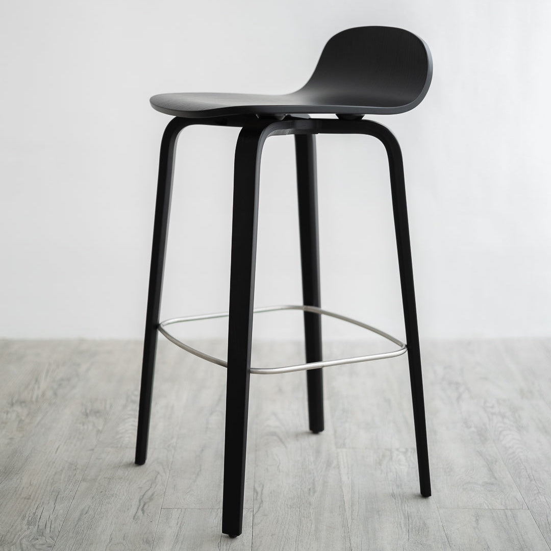 Fyami Barstool