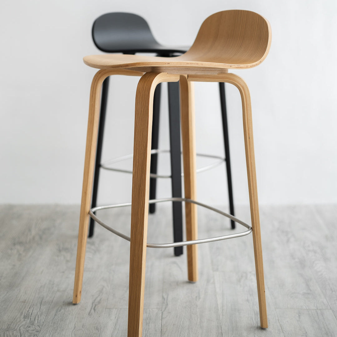 Fyami Barstool