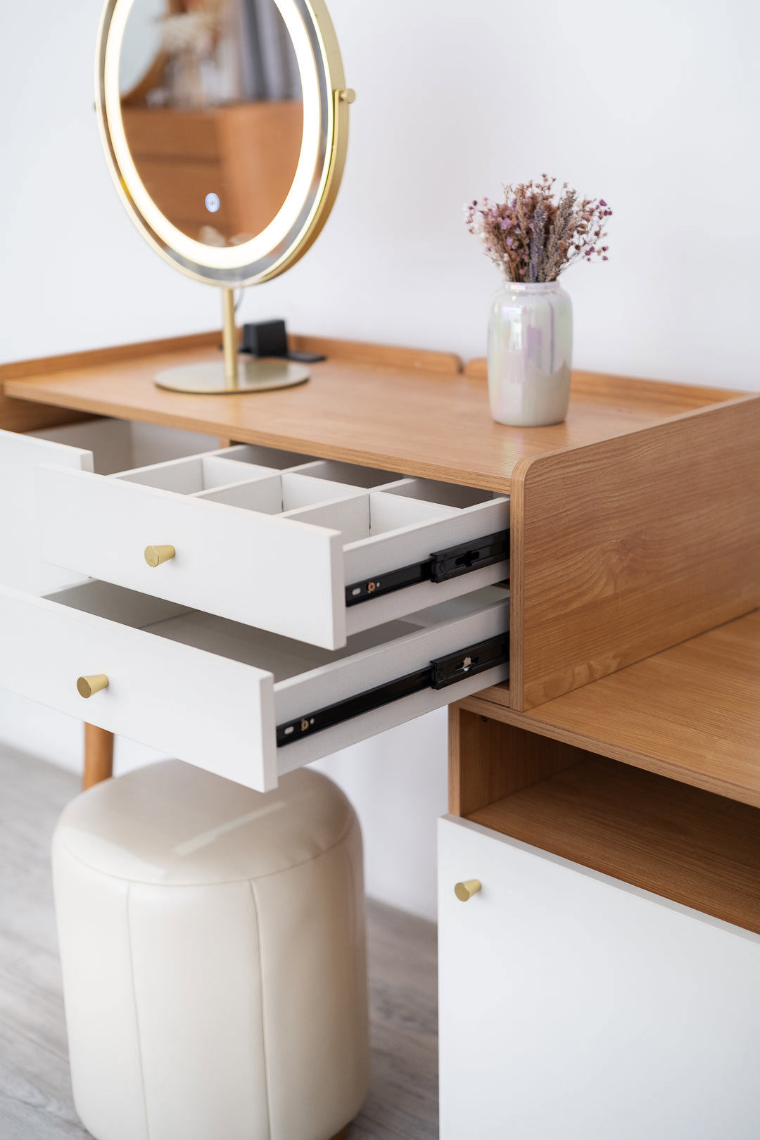 Euni Vanity & Mirror