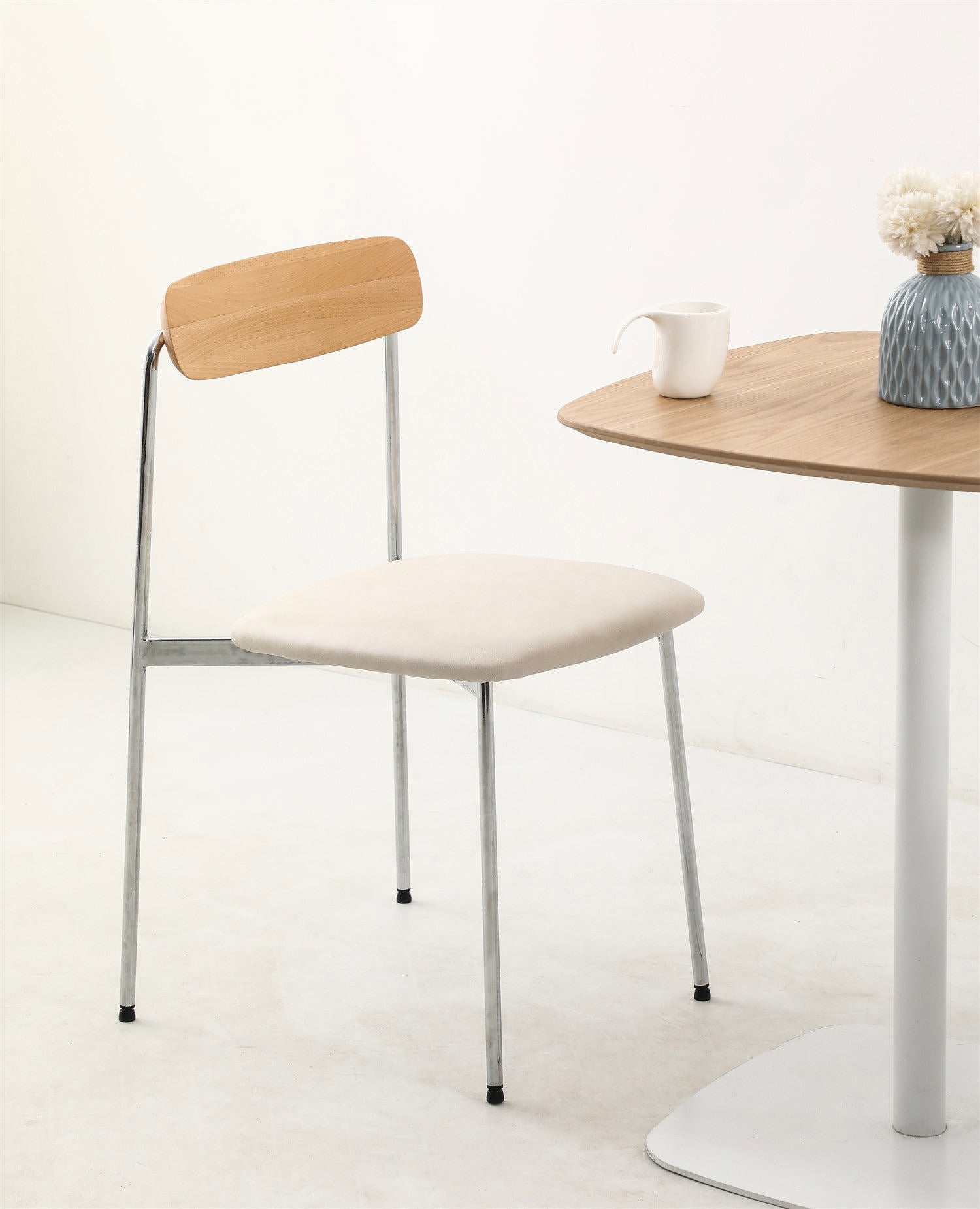 Wingu Chair
