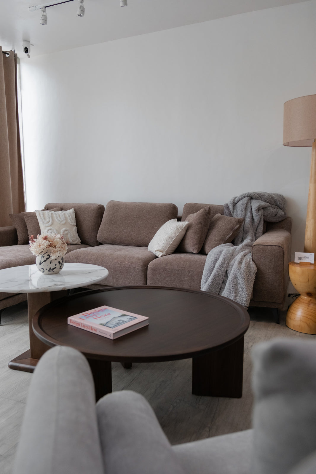 5 Simple Ways to Style your Coffee Table