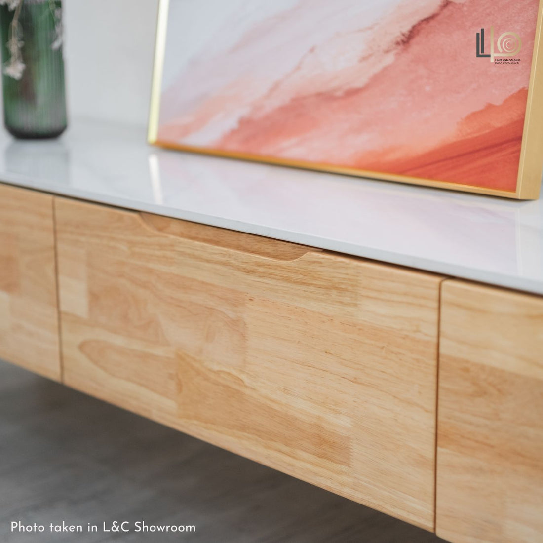 Luffa TV Stand