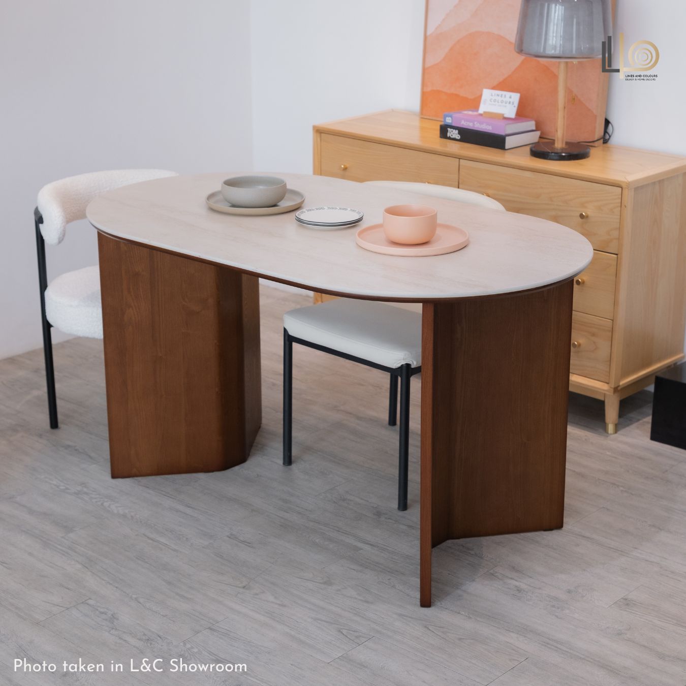 Nyvoa Dining Table