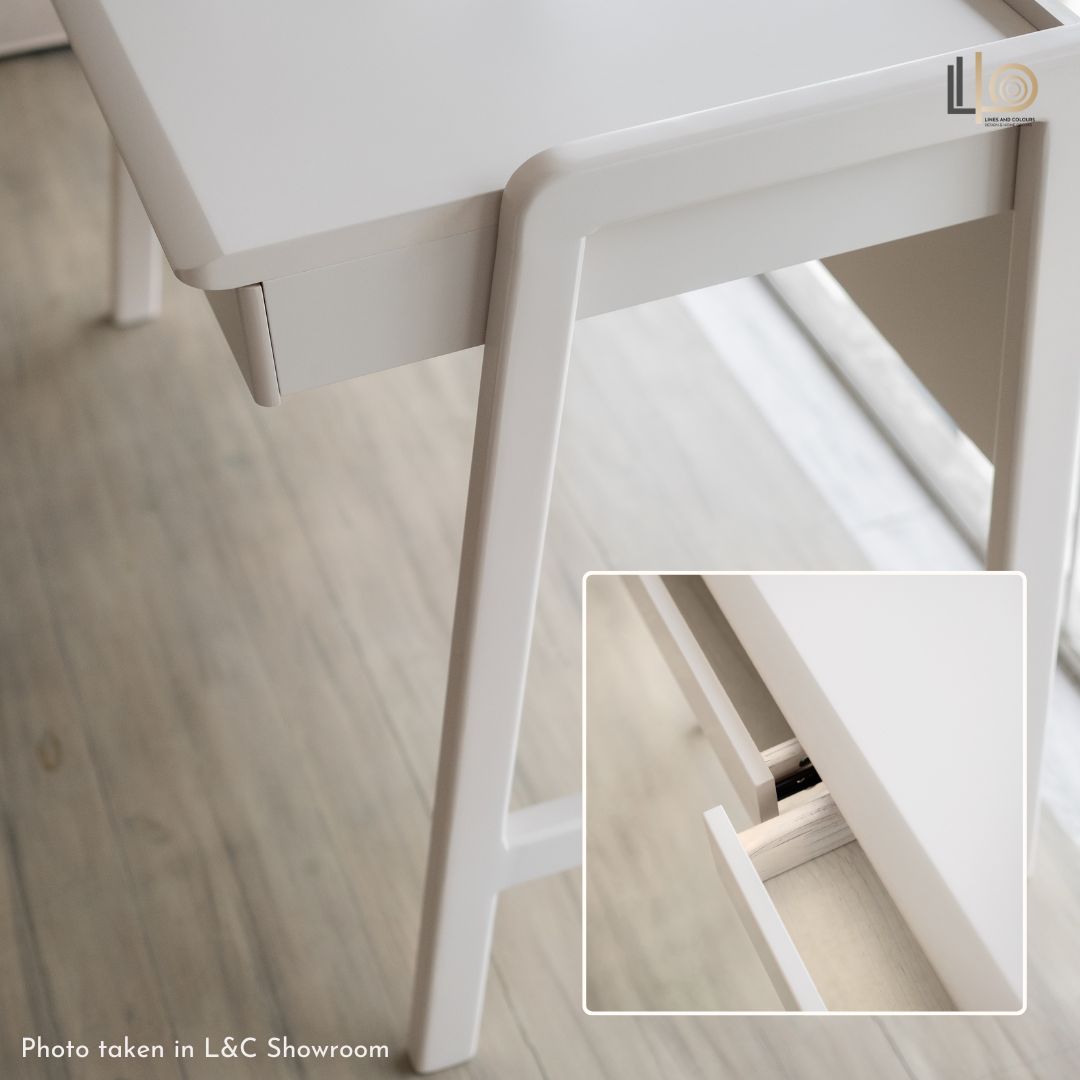 Vellie Desk