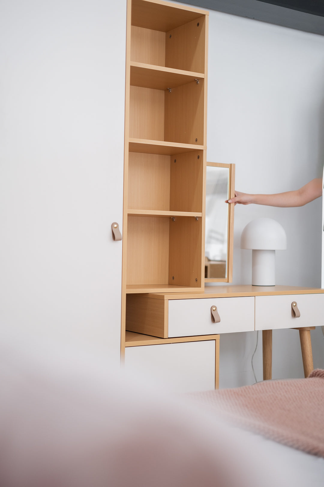 Caie Vanity Set