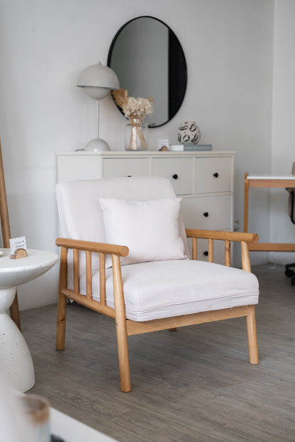 Lilla Lounge Chair