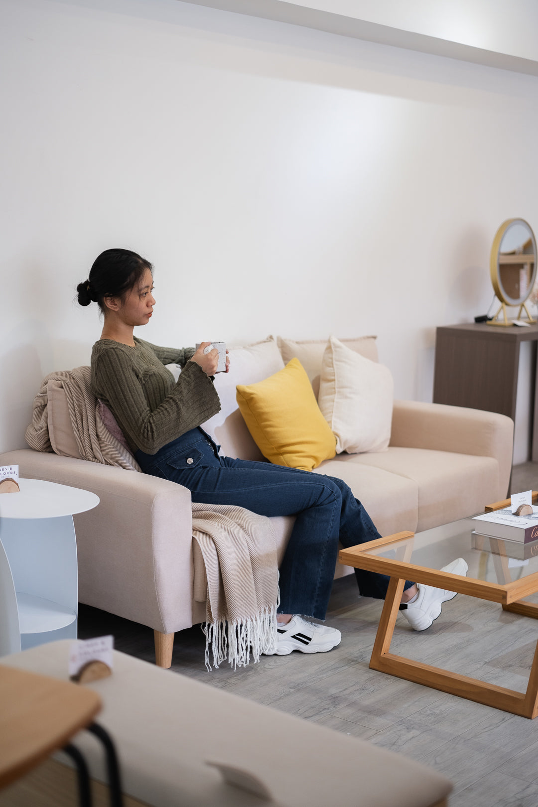 Accia Sofa
