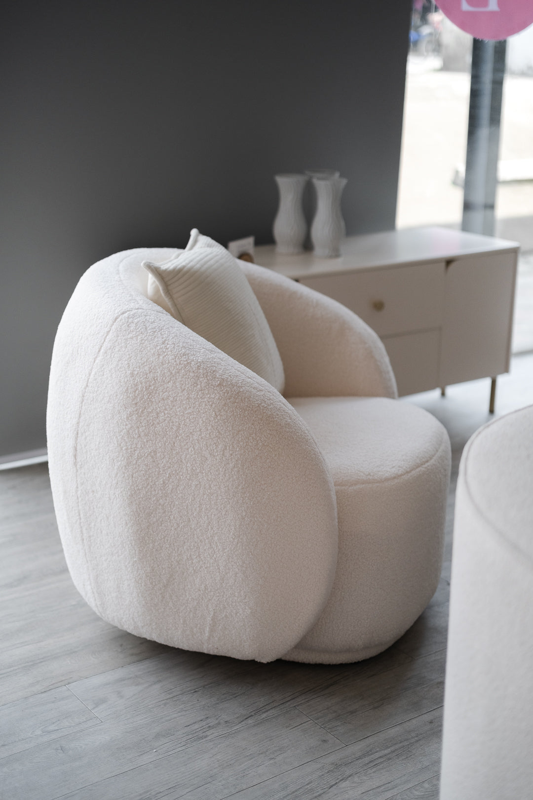 Comfy Mollis Lounge Chair