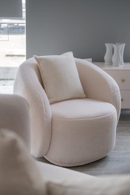 Comfy Mollis Lounge Chair