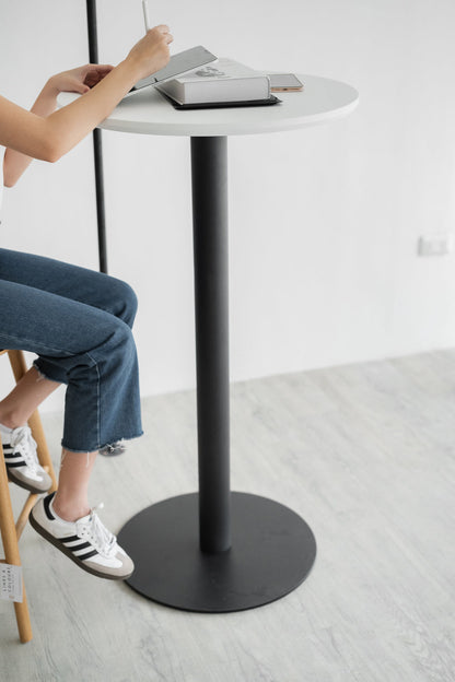 Wysoka Bar Table