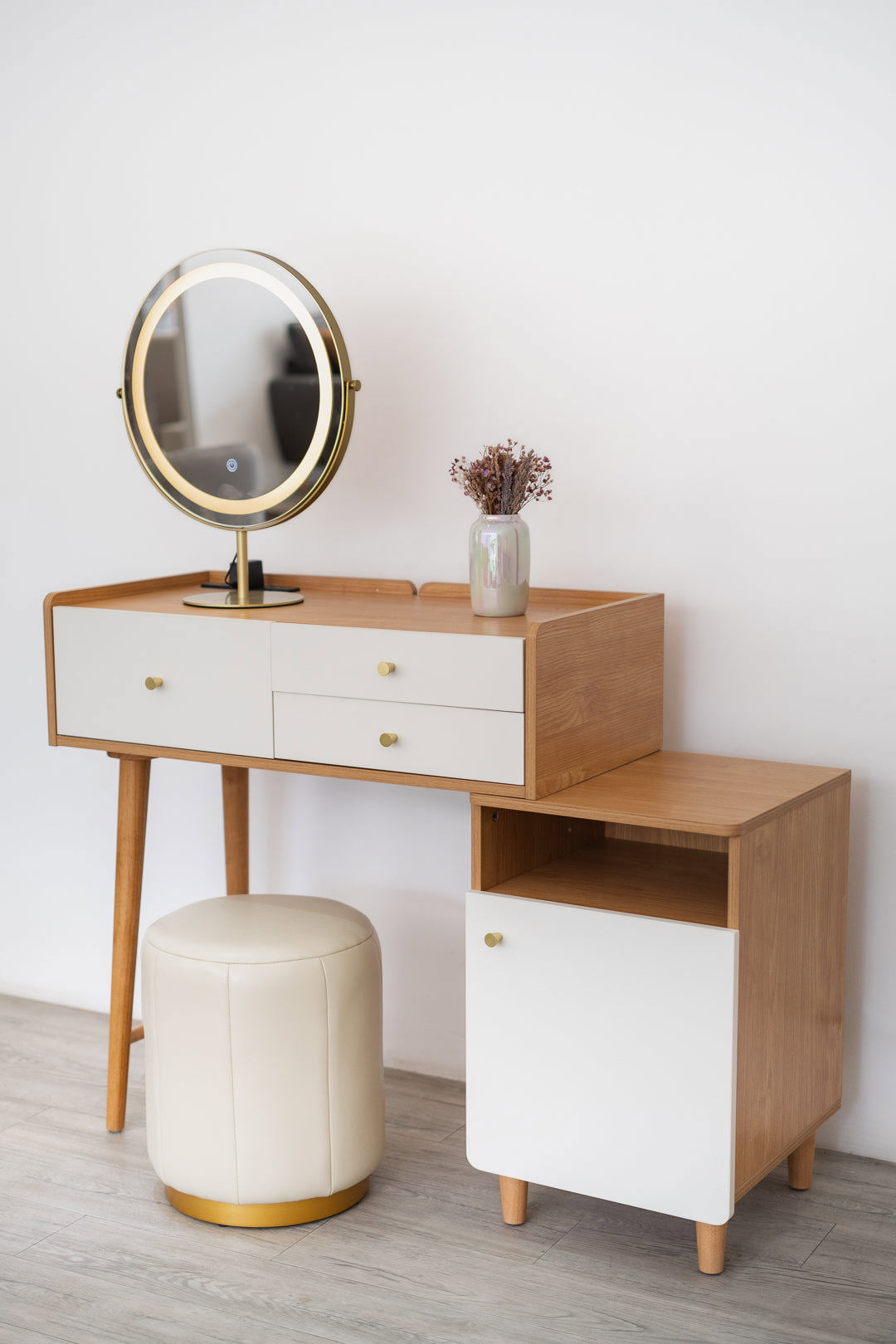 Euni Vanity & Mirror